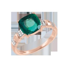 Кольцо с изумрудом и бриллиантами