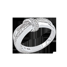 Кольцо с фианитами