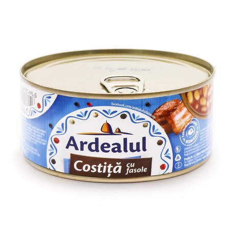 Schweinerippchen mit Bohnen in Tomatensauce