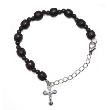 Браслет из деревянных бусинок с металлическим крестиком.